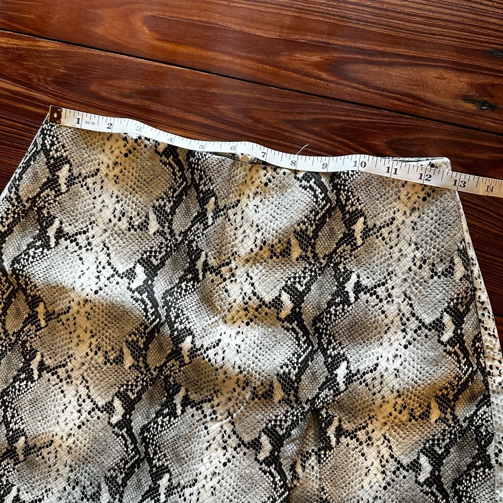 NWT Cloud 10 Snake Print Skort, Size S, Gray/Off White - Picture 5 of 9